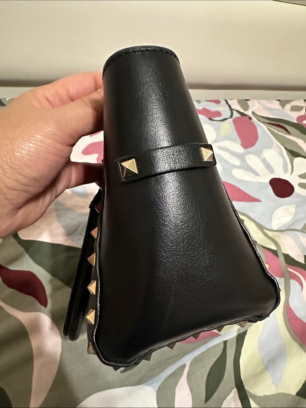 Valentino Garavani Black Studded Leather Shoulder/Crossbody Bag - Picture 7 of 16